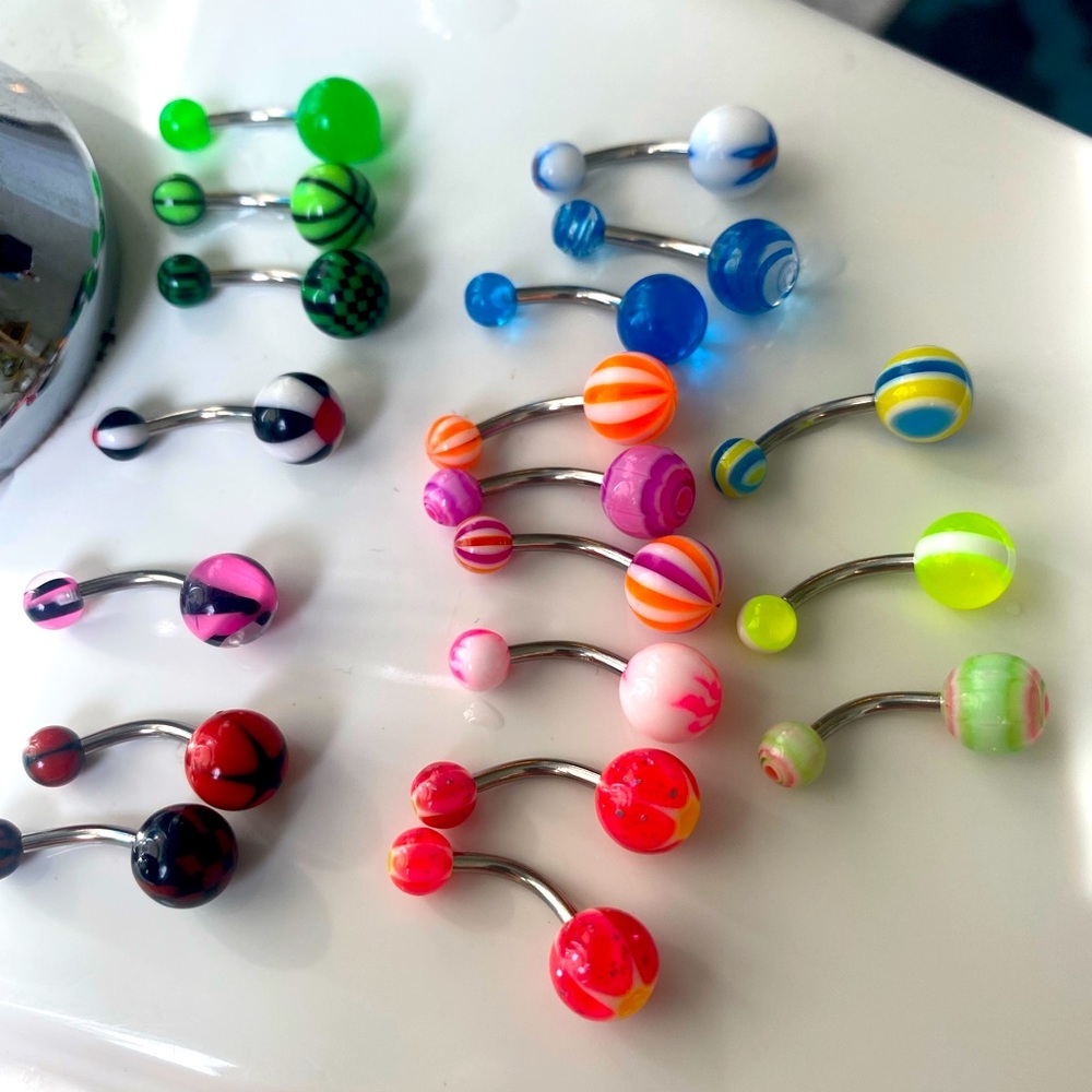 Belly button bar piercing!!! Take your pick!